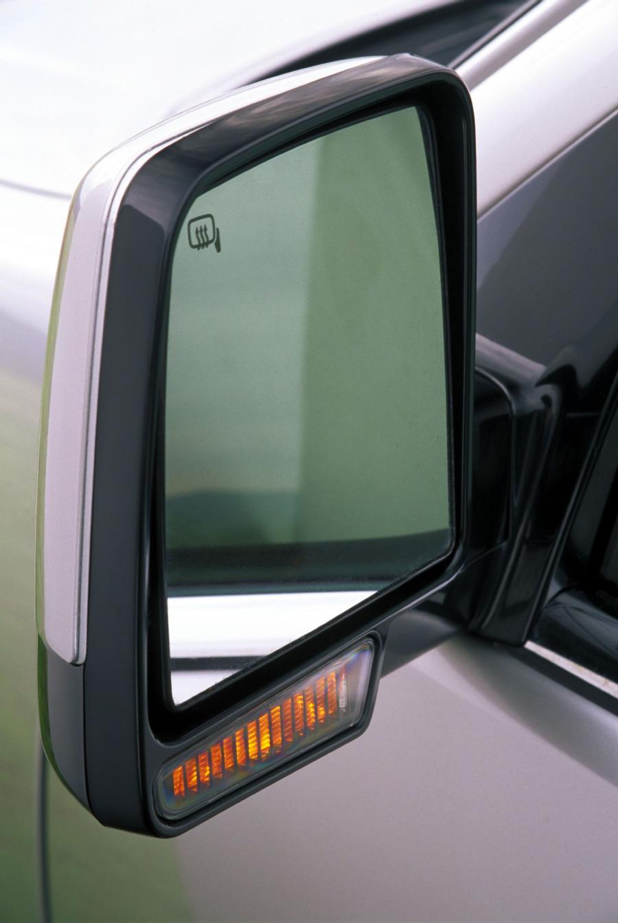  Lincoln Aviator 2003 года  (фото 30 из 57)